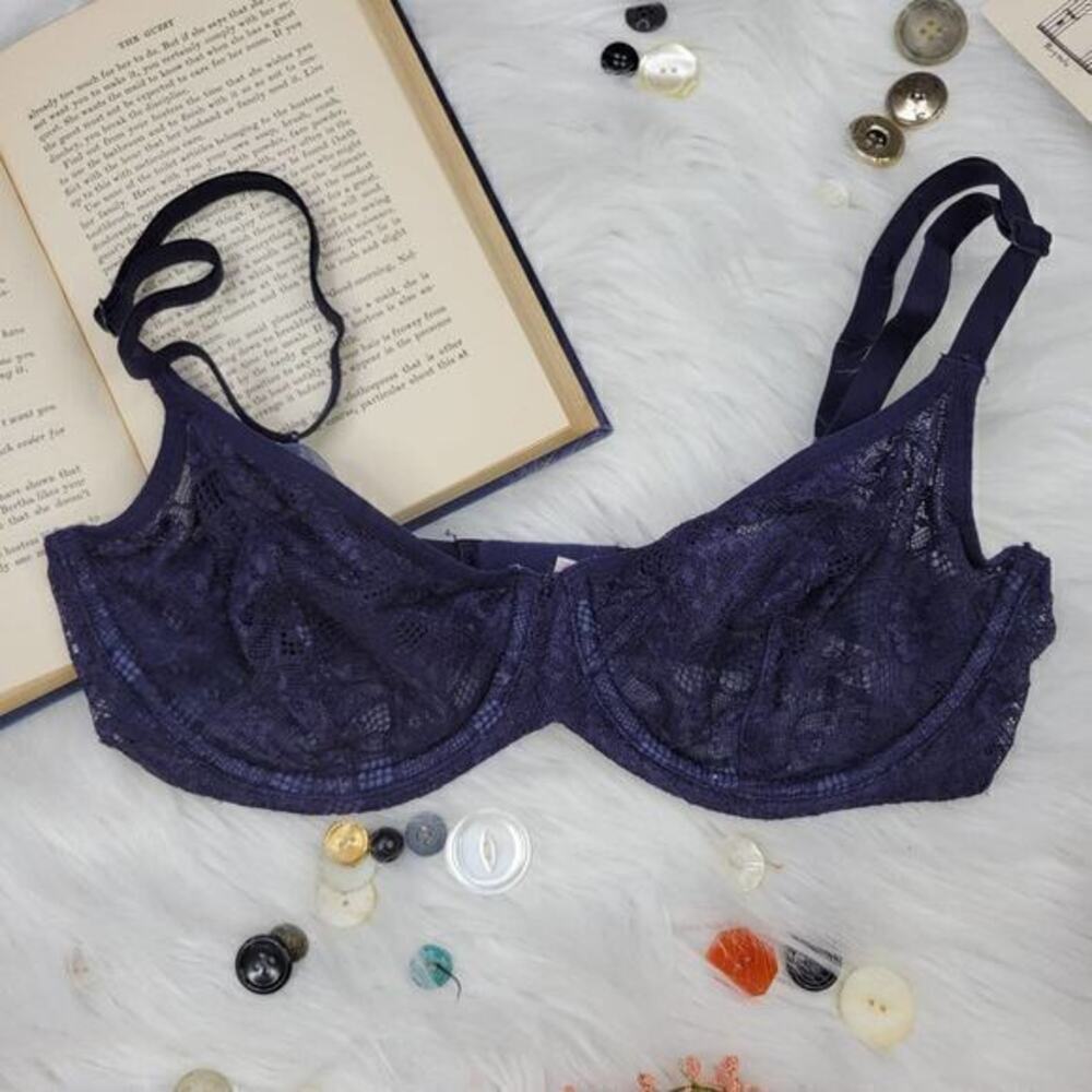 Victoria's Secret Body by Victoria Navy Unlined Lace Demi Bra 32DD‎